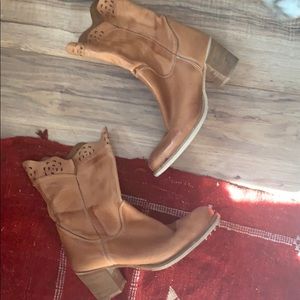 Leather cowgirl boot